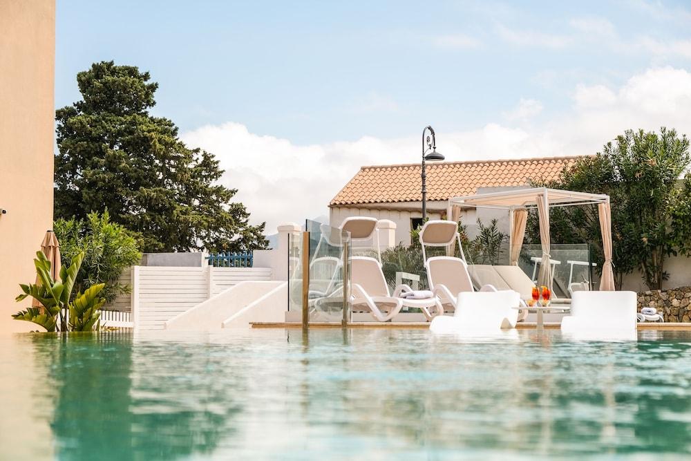 swimming pool spa