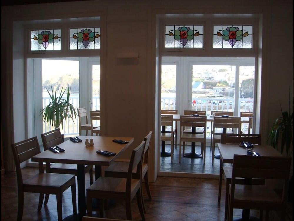 restaurant-cafeteria