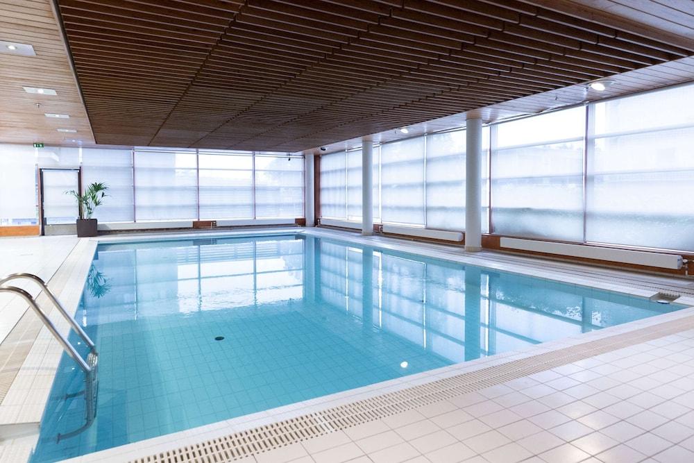 swimming pool spa