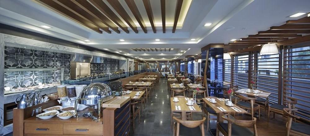 restaurant-cafeteria