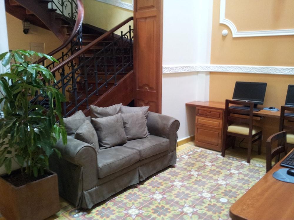lounge