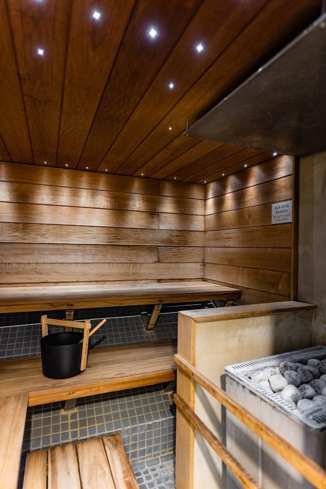 swimming pool spa