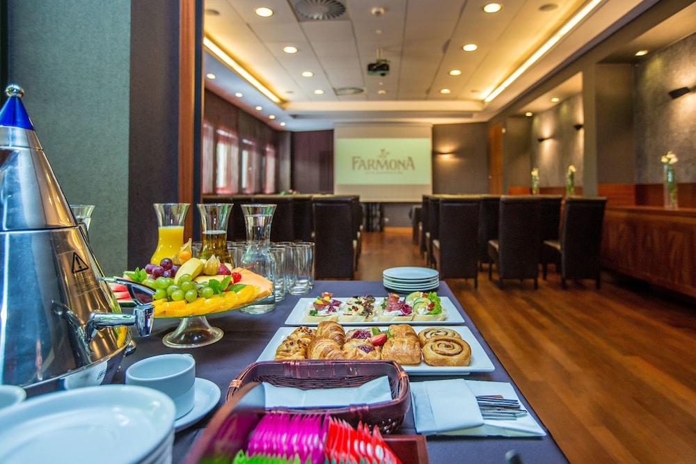 restaurant cafeteria