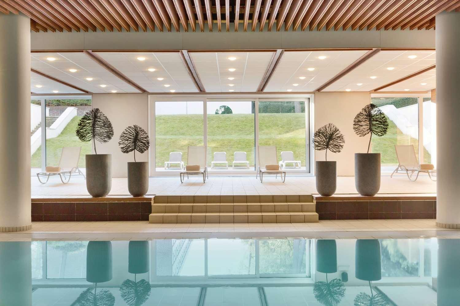 swimming pool spa