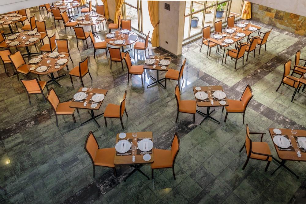 restaurant-cafeteria