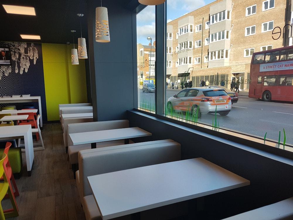 restaurant cafeteria