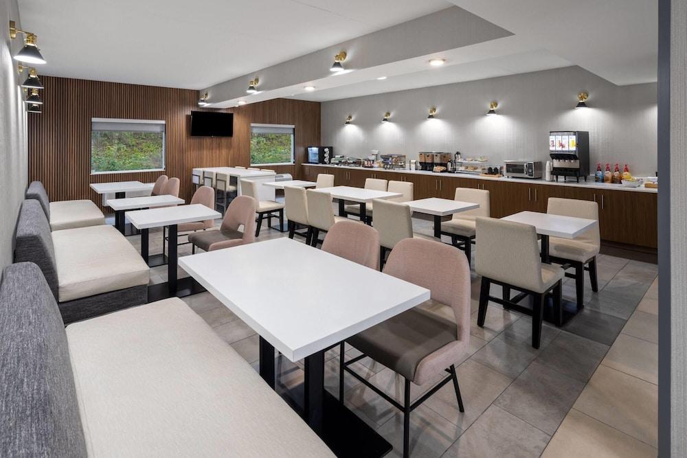 restaurant cafeteria