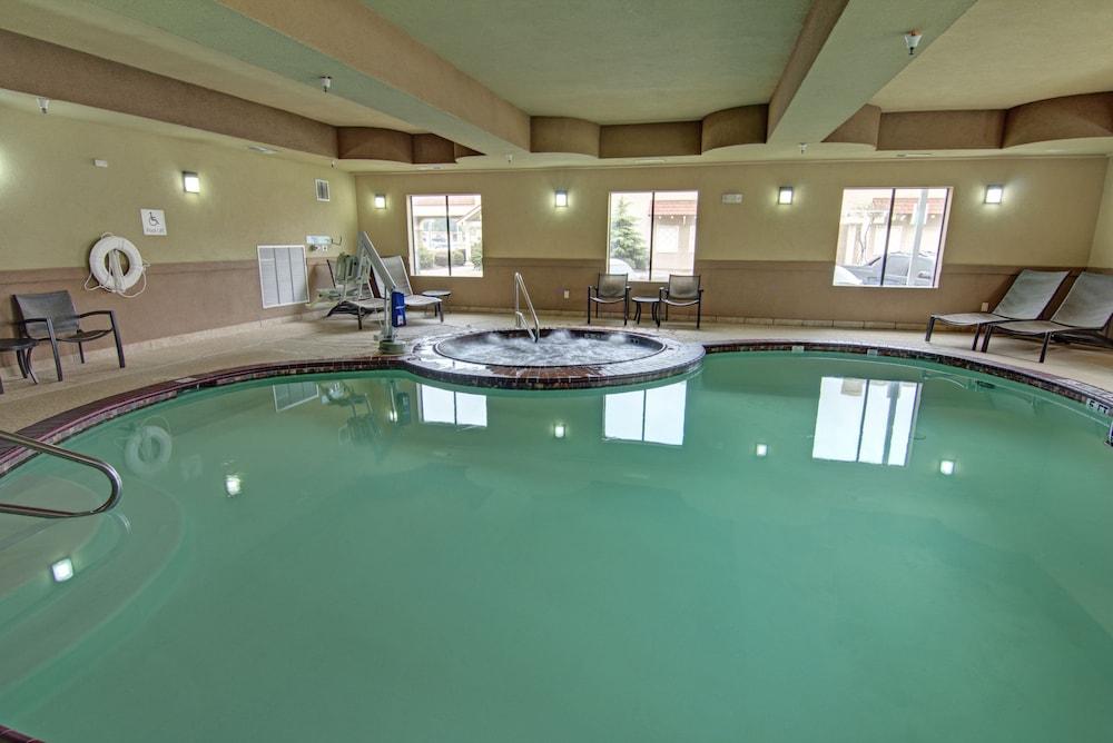 swimming pool spa
