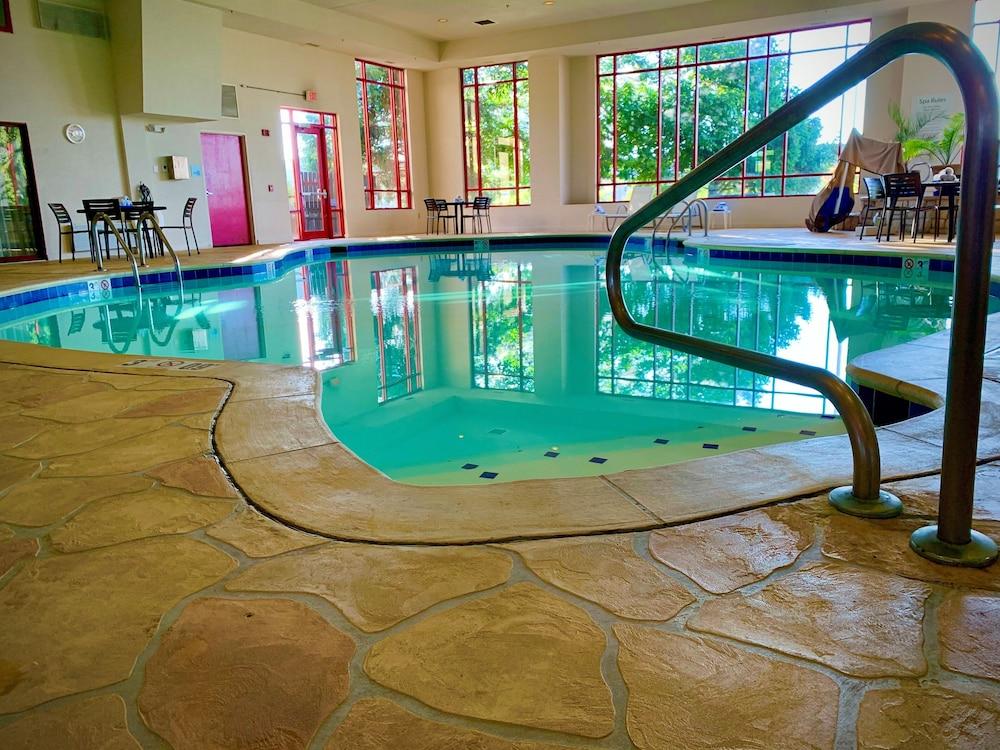 swimming pool spa