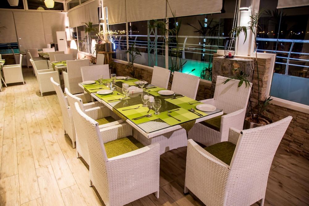 restaurant-cafeteria