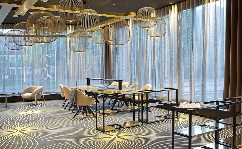 restaurant-cafeteria
