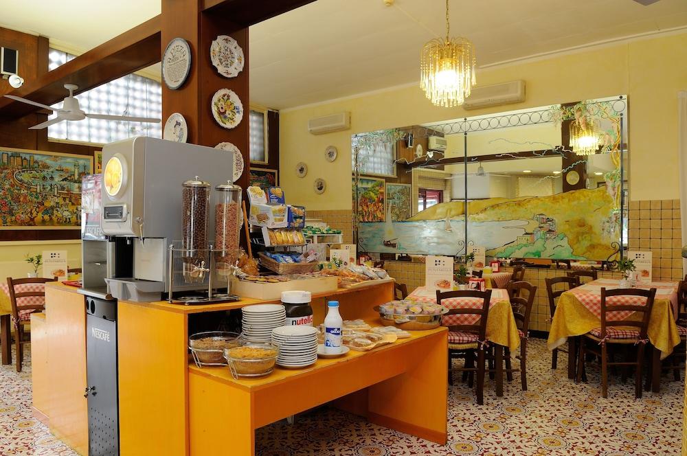 restaurant-cafeteria