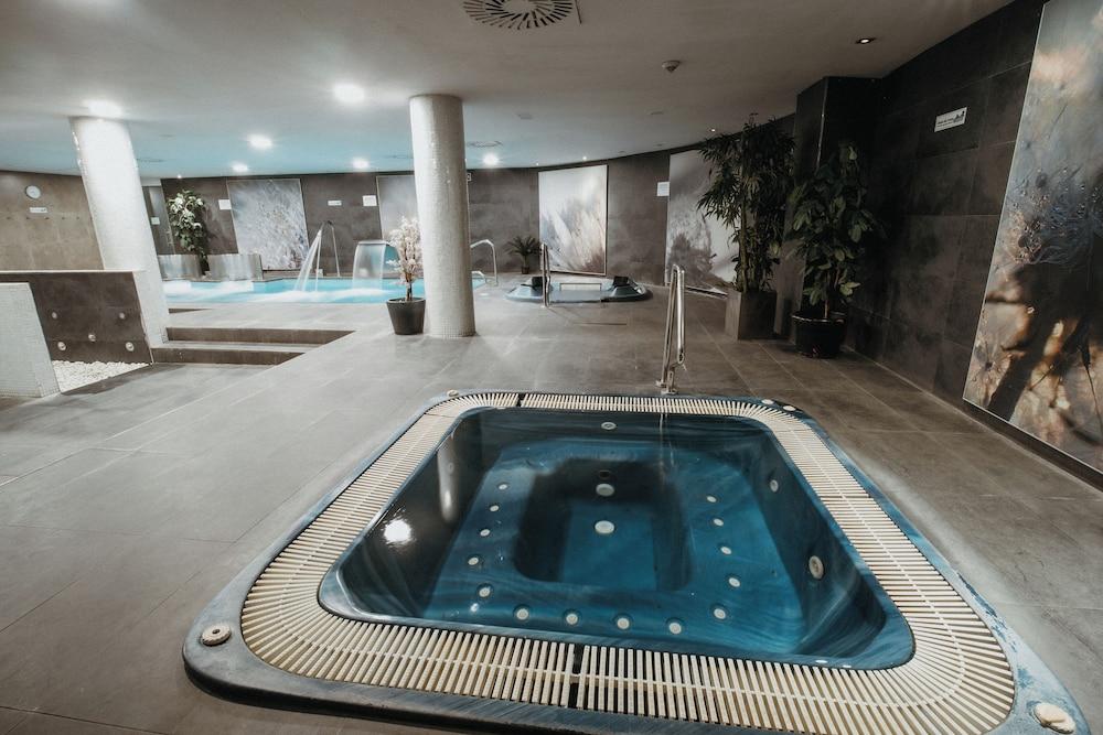 swimming pool spa