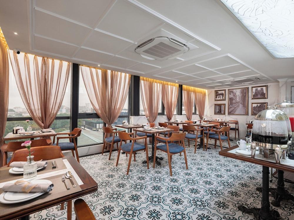 restaurant cafeteria