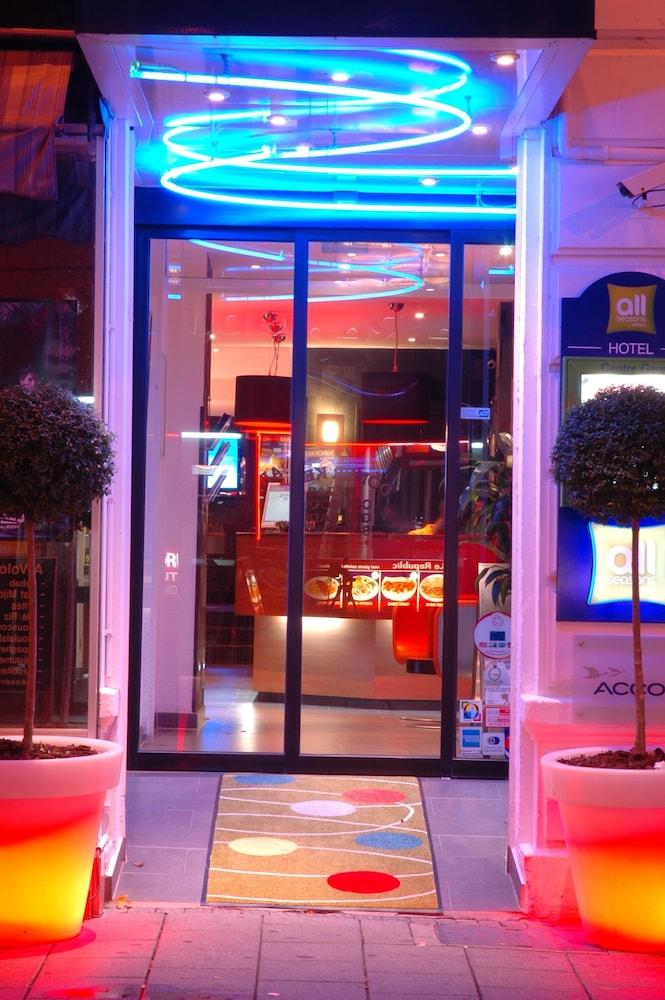 swimming pool spa