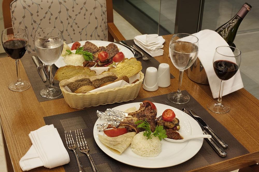 restaurant-cafeteria