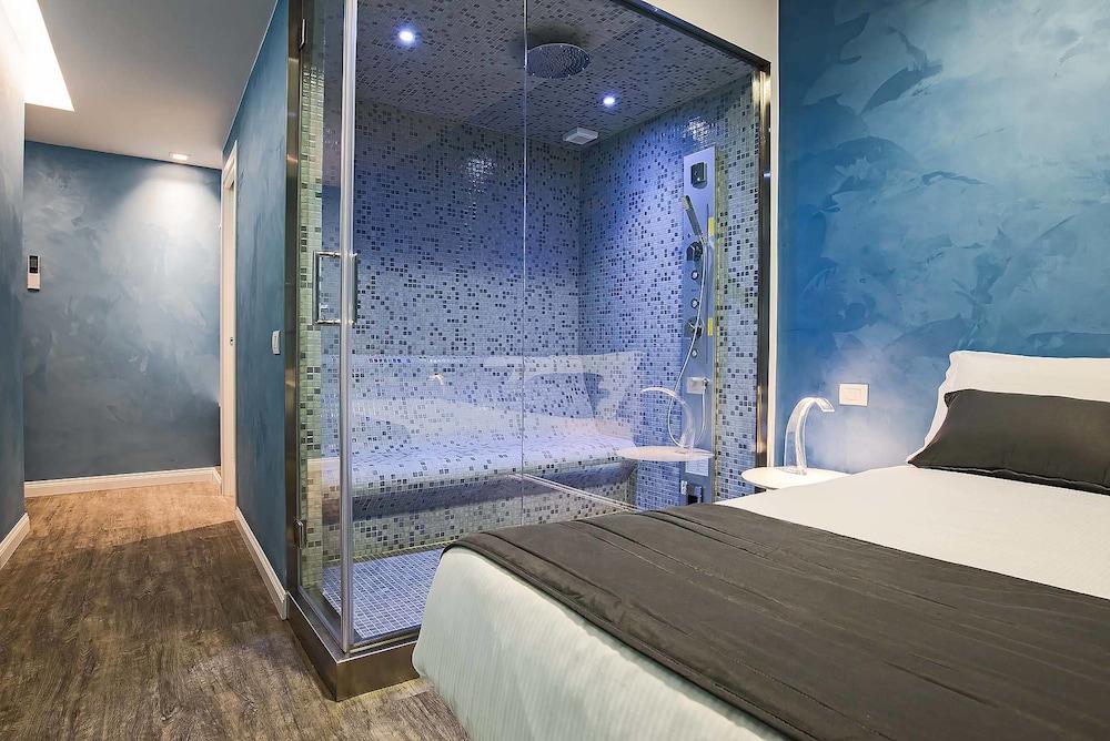 swimming pool spa