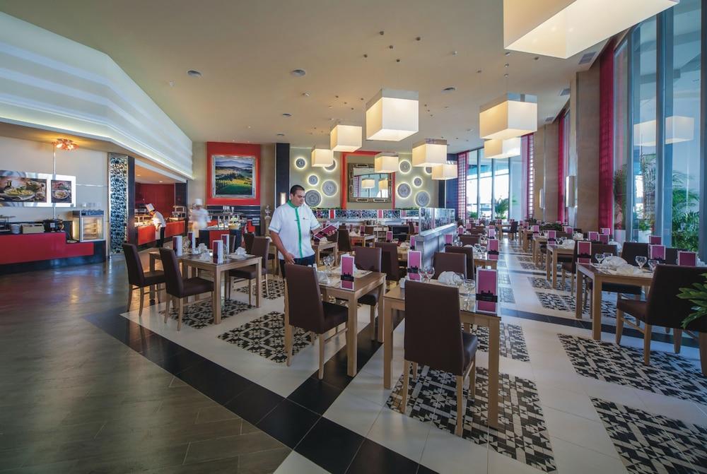 restaurant-cafeteria