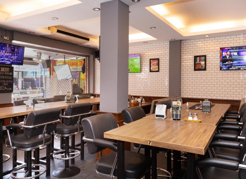 restaurant cafeteria