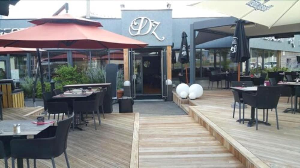 restaurant cafeteria