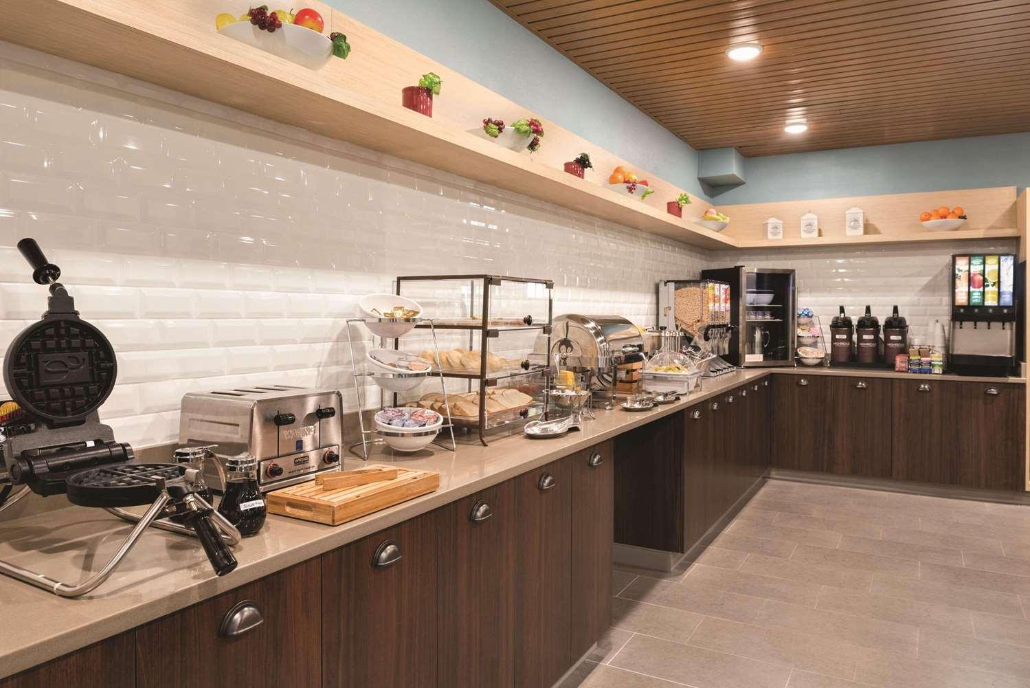 restaurant cafeteria