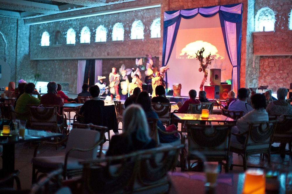 restaurant-cafeteria