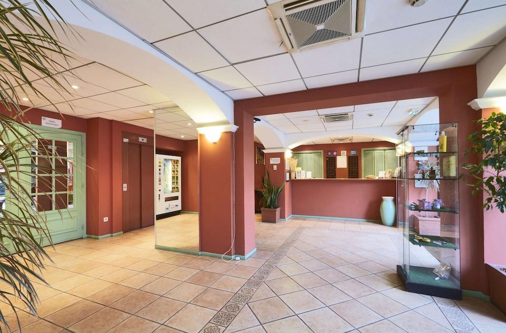 lobby