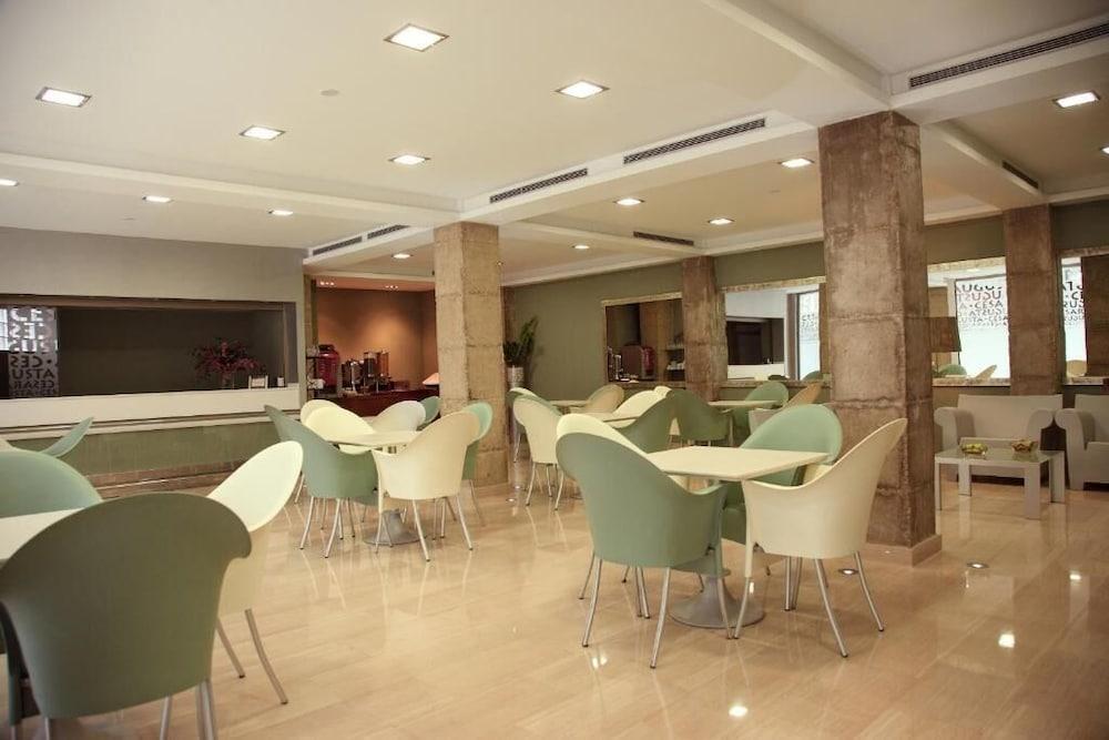 restaurant-cafeteria