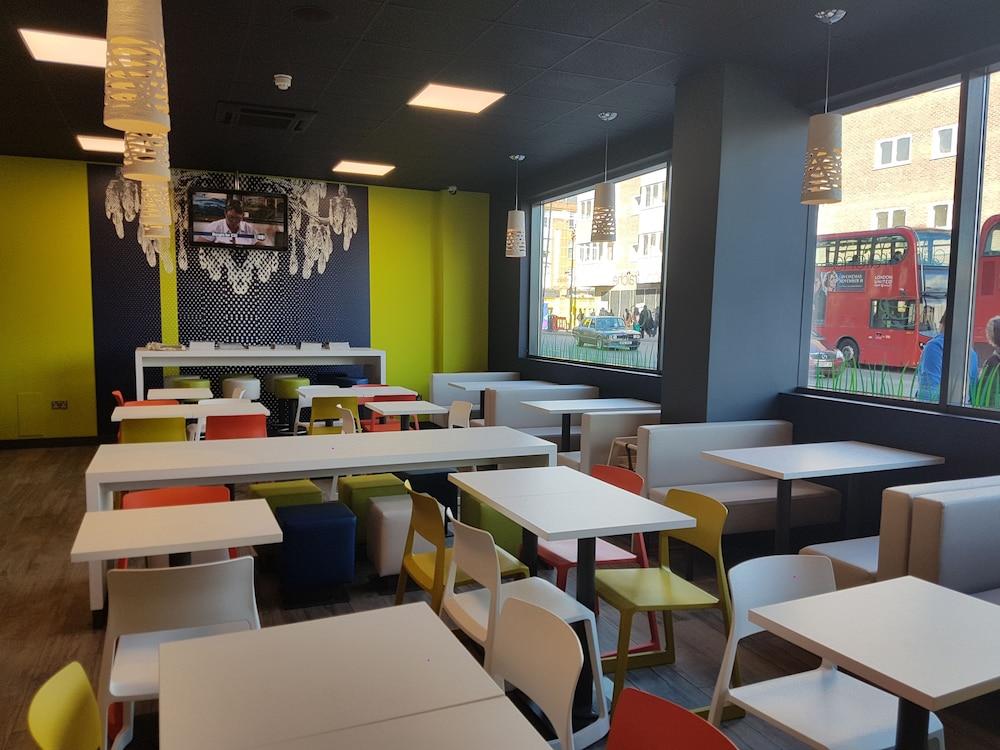 restaurant cafeteria