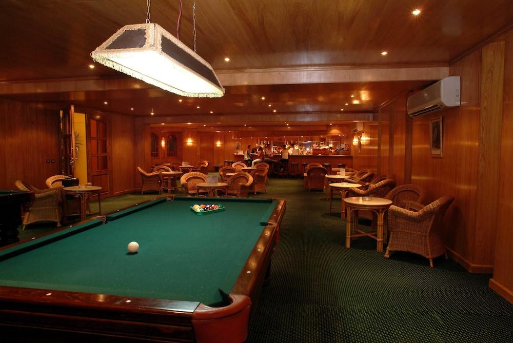 swimming pool spa