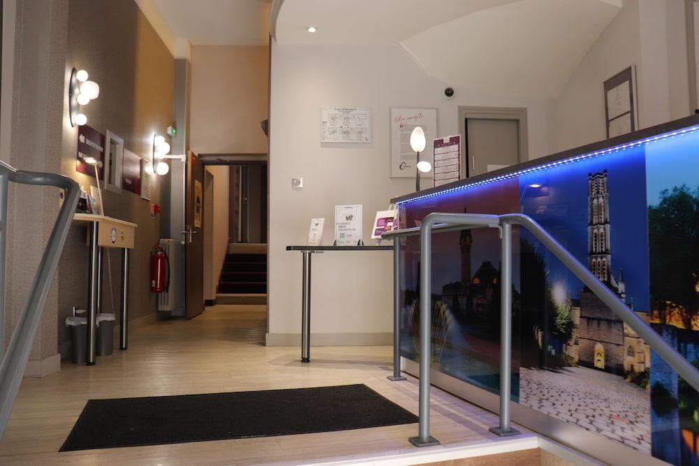 lobby
