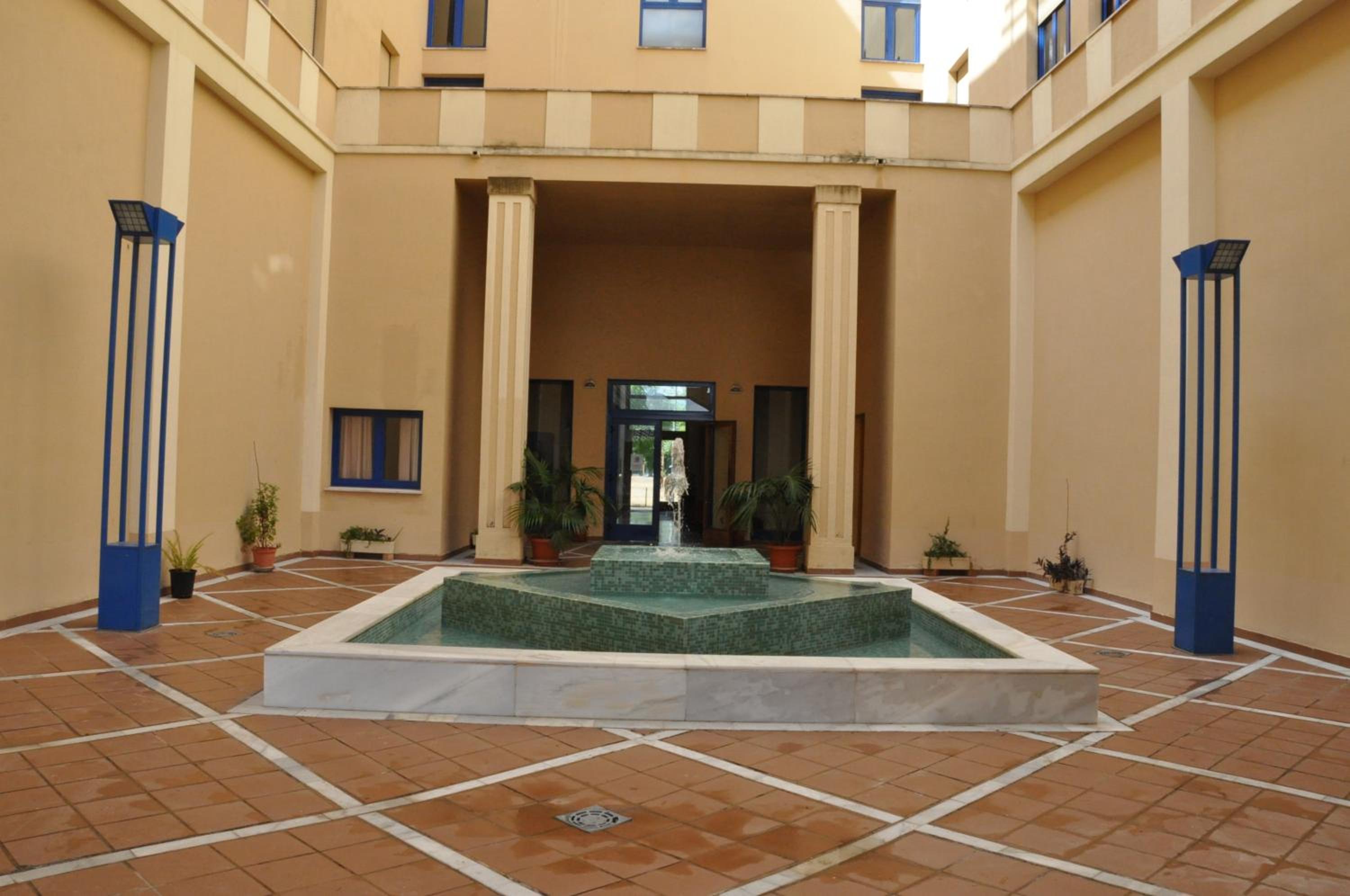 swimming pool spa