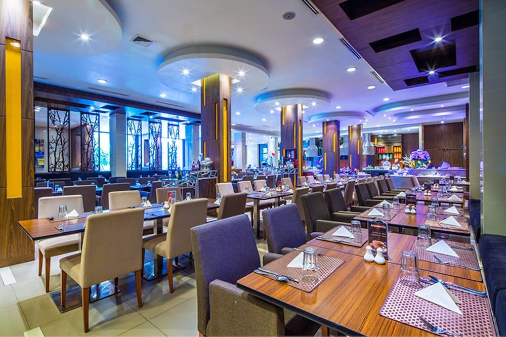 restaurant cafeteria