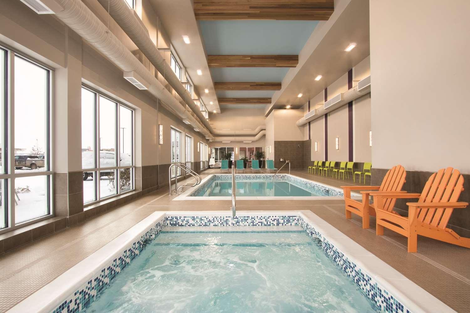 swimming pool spa