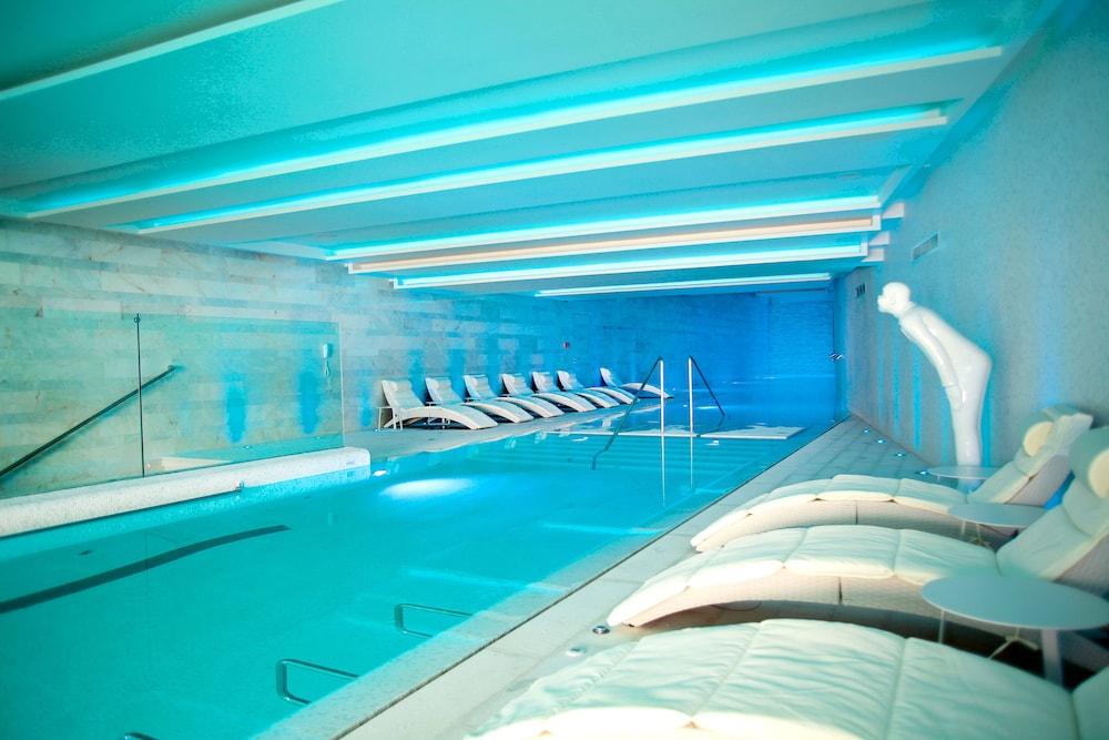 swimming pool spa