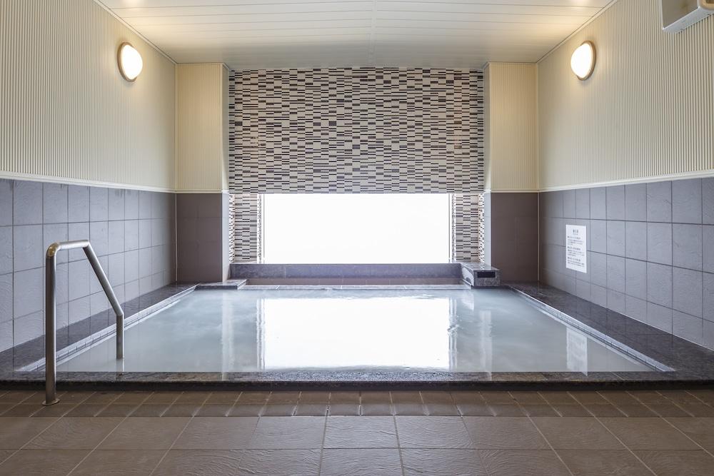 swimming pool spa