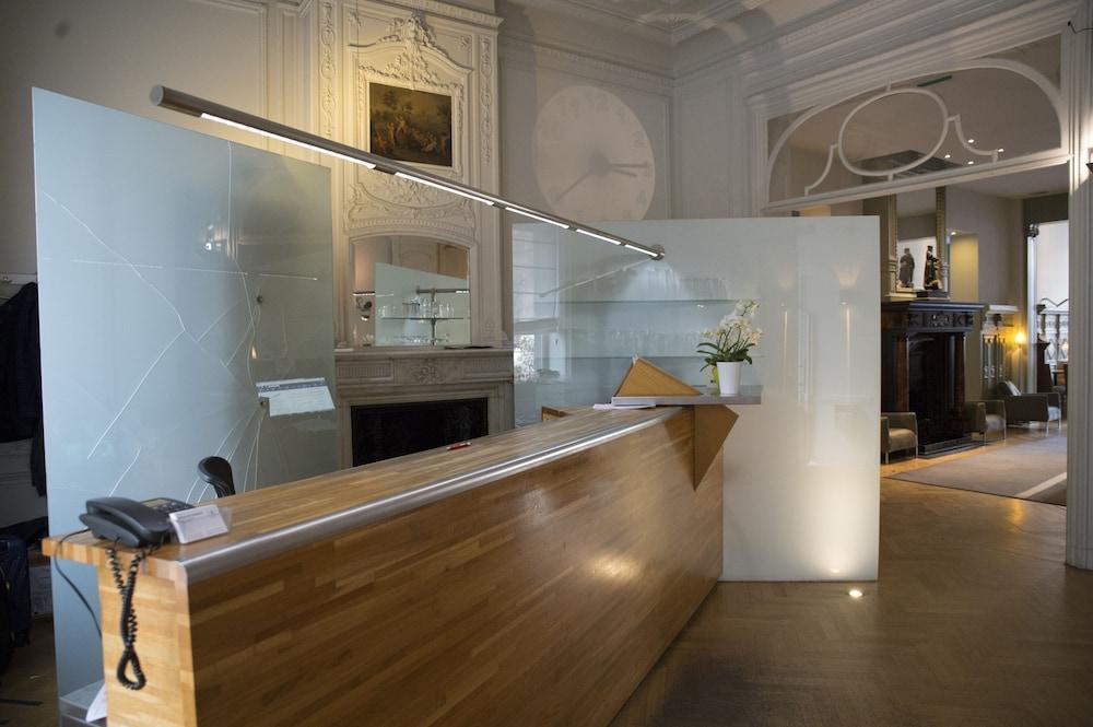lobby