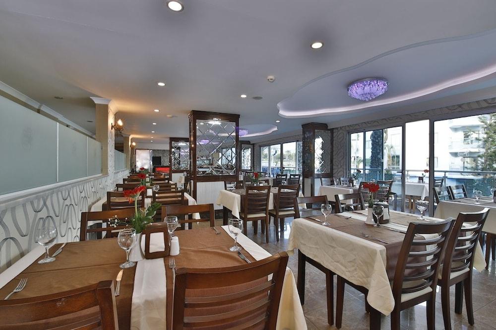 restaurant cafeteria