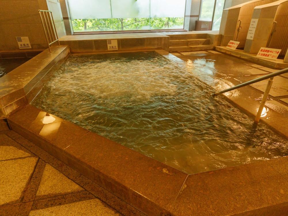 swimming pool spa