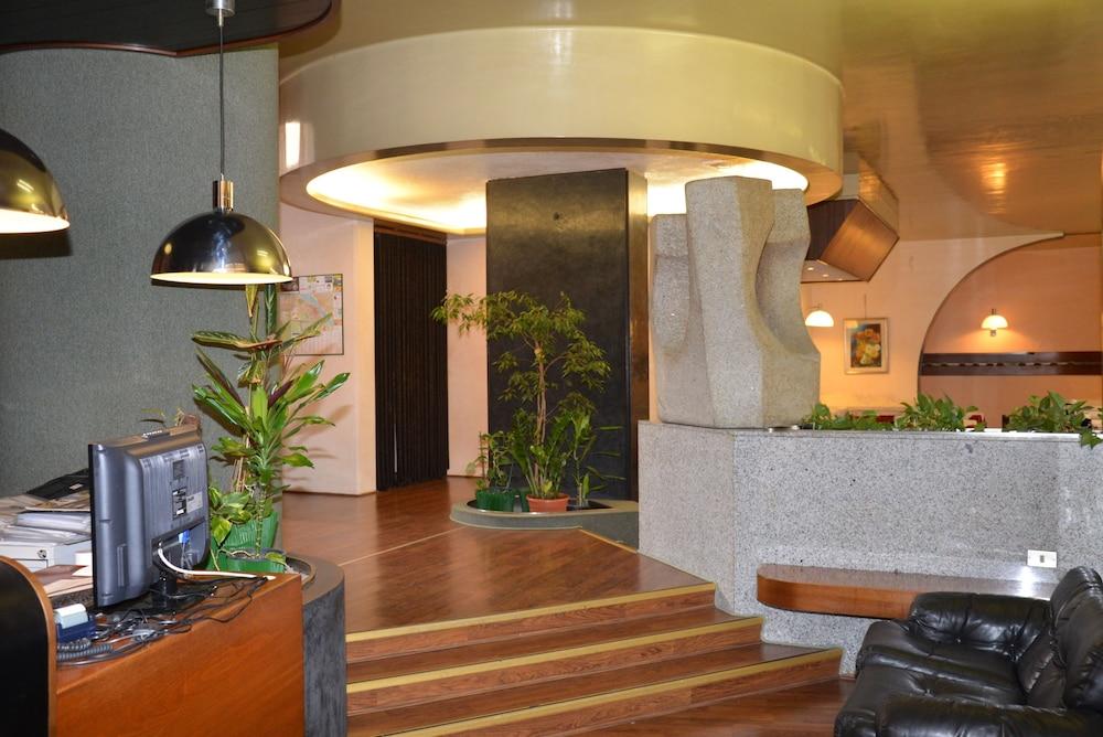 lobby