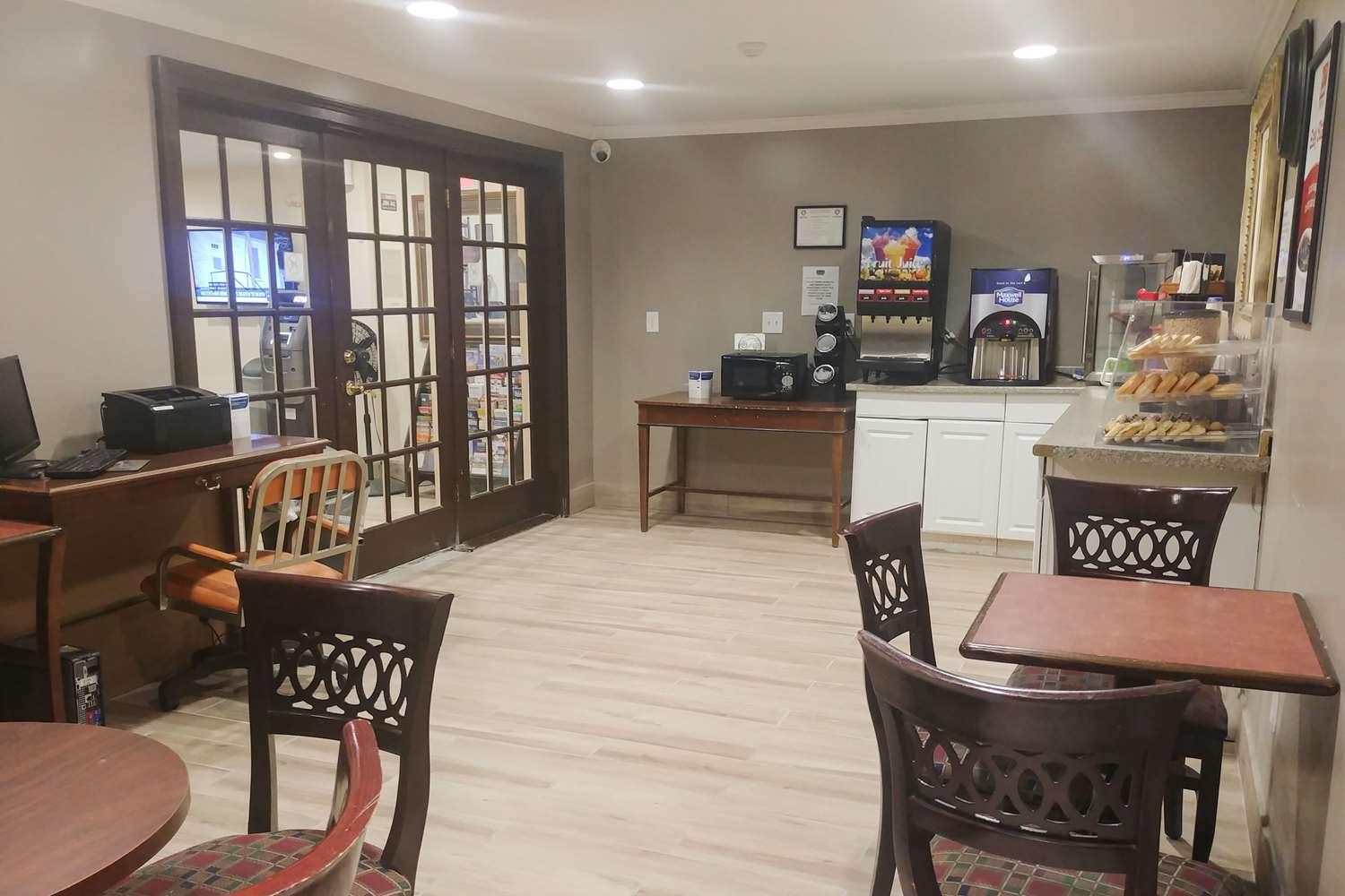 restaurant cafeteria