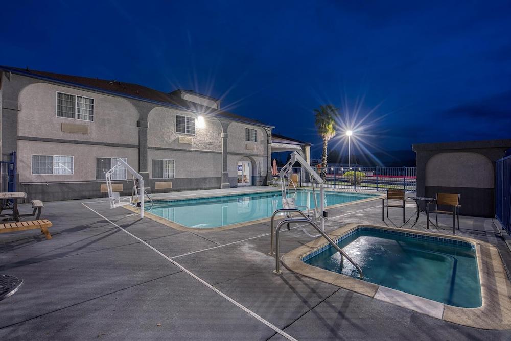 swimming pool spa