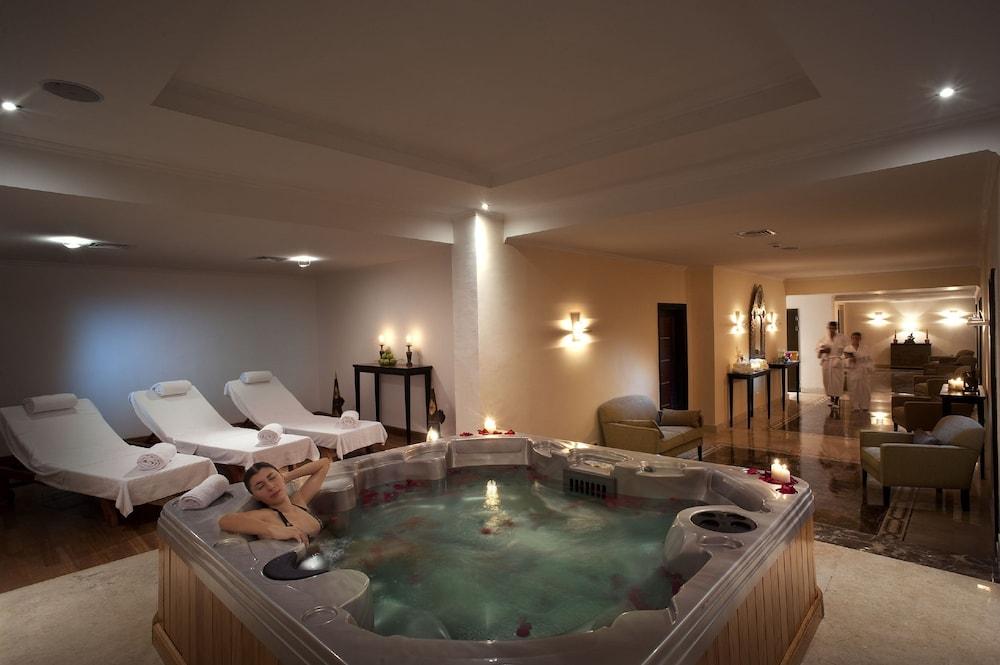 swimming pool spa