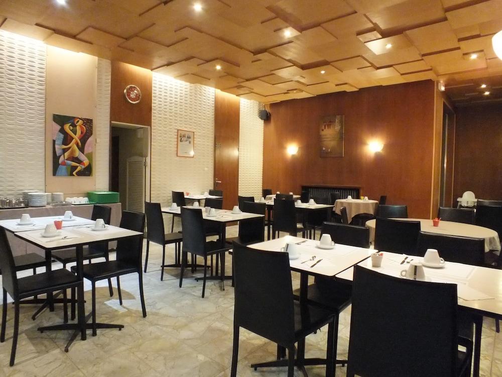restaurant cafeteria