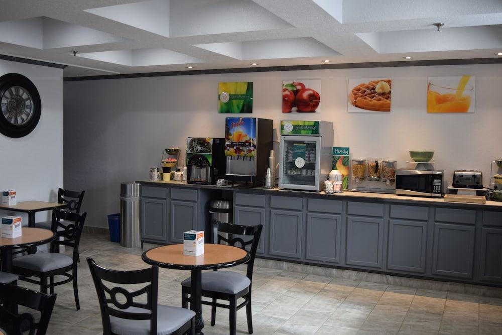restaurant cafeteria