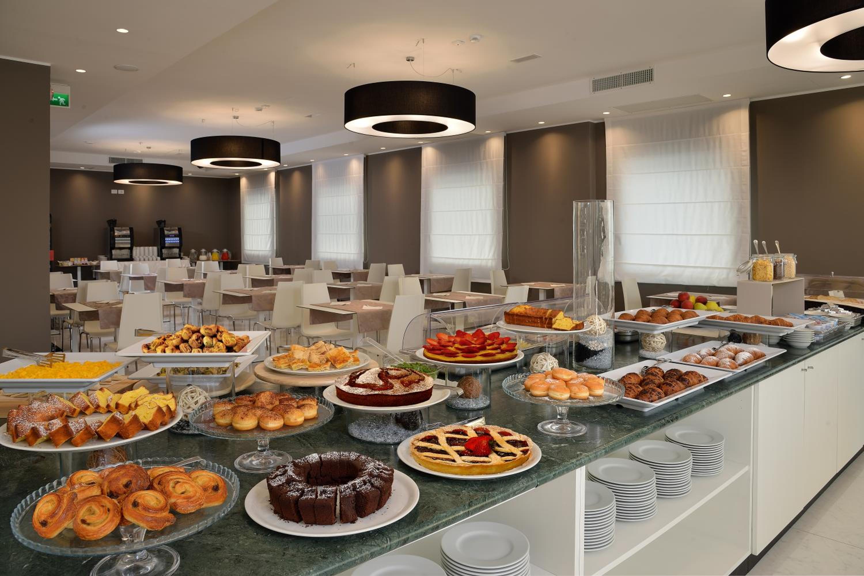 restaurant cafeteria