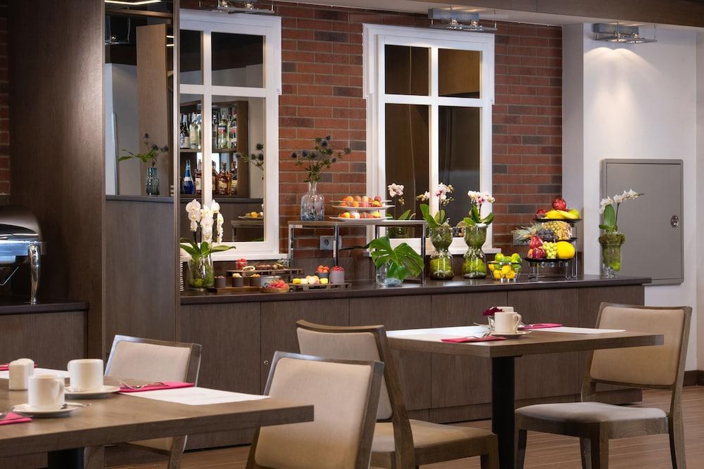 restaurant-cafeteria