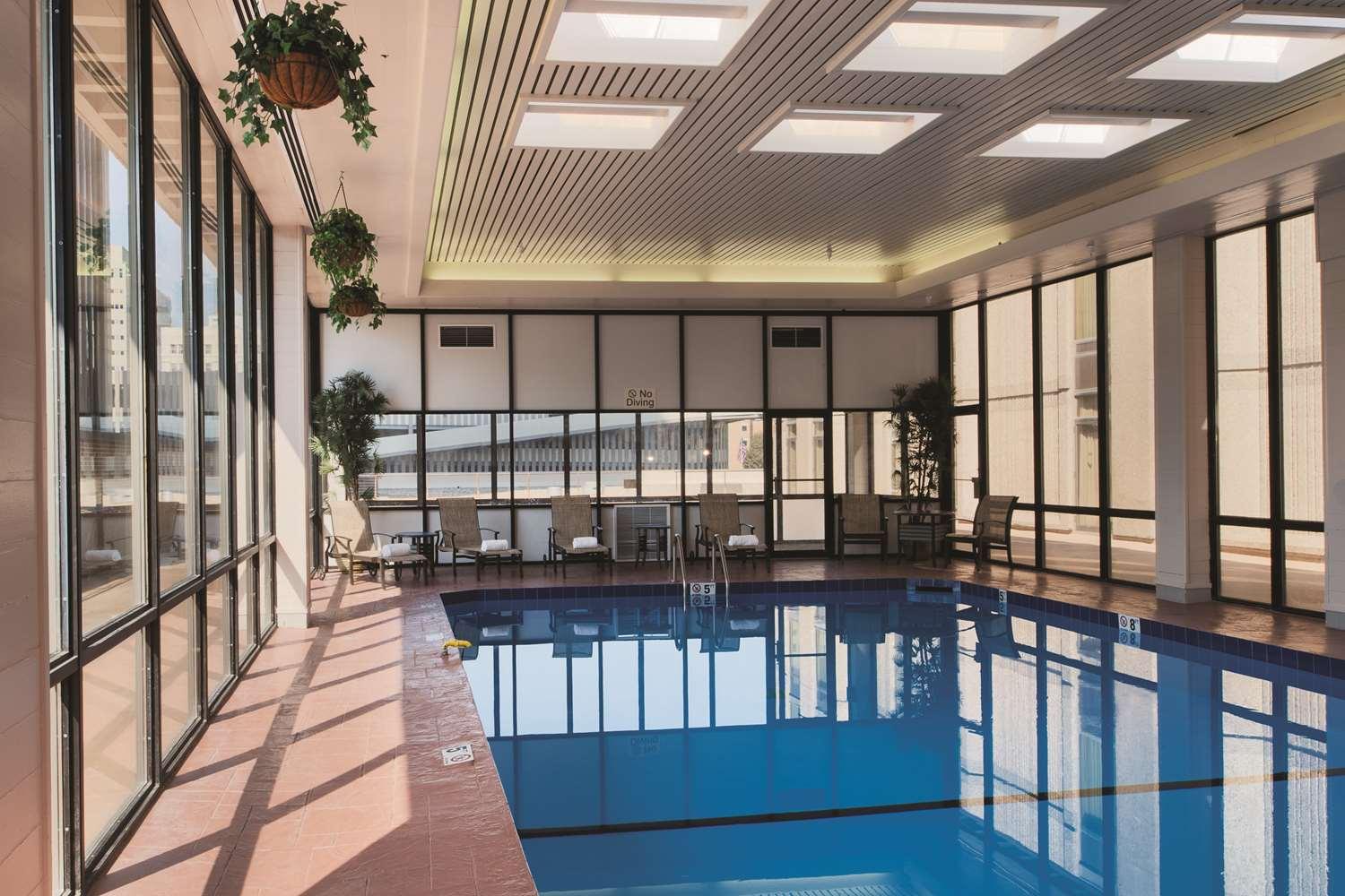 swimming pool spa