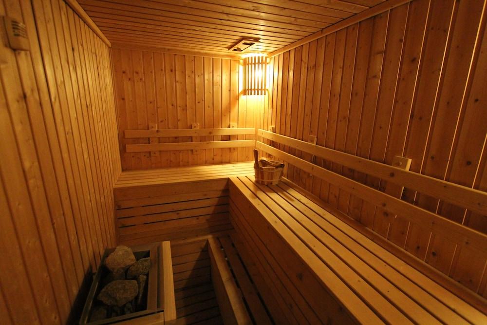 swimming pool spa