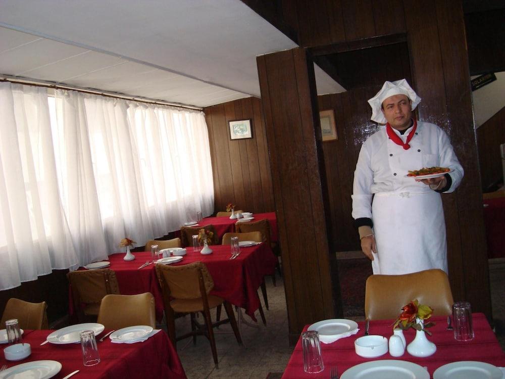 restaurant-cafeteria